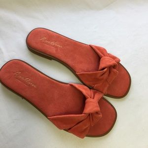 Vero Cuoio coral leather sandal size 6.5